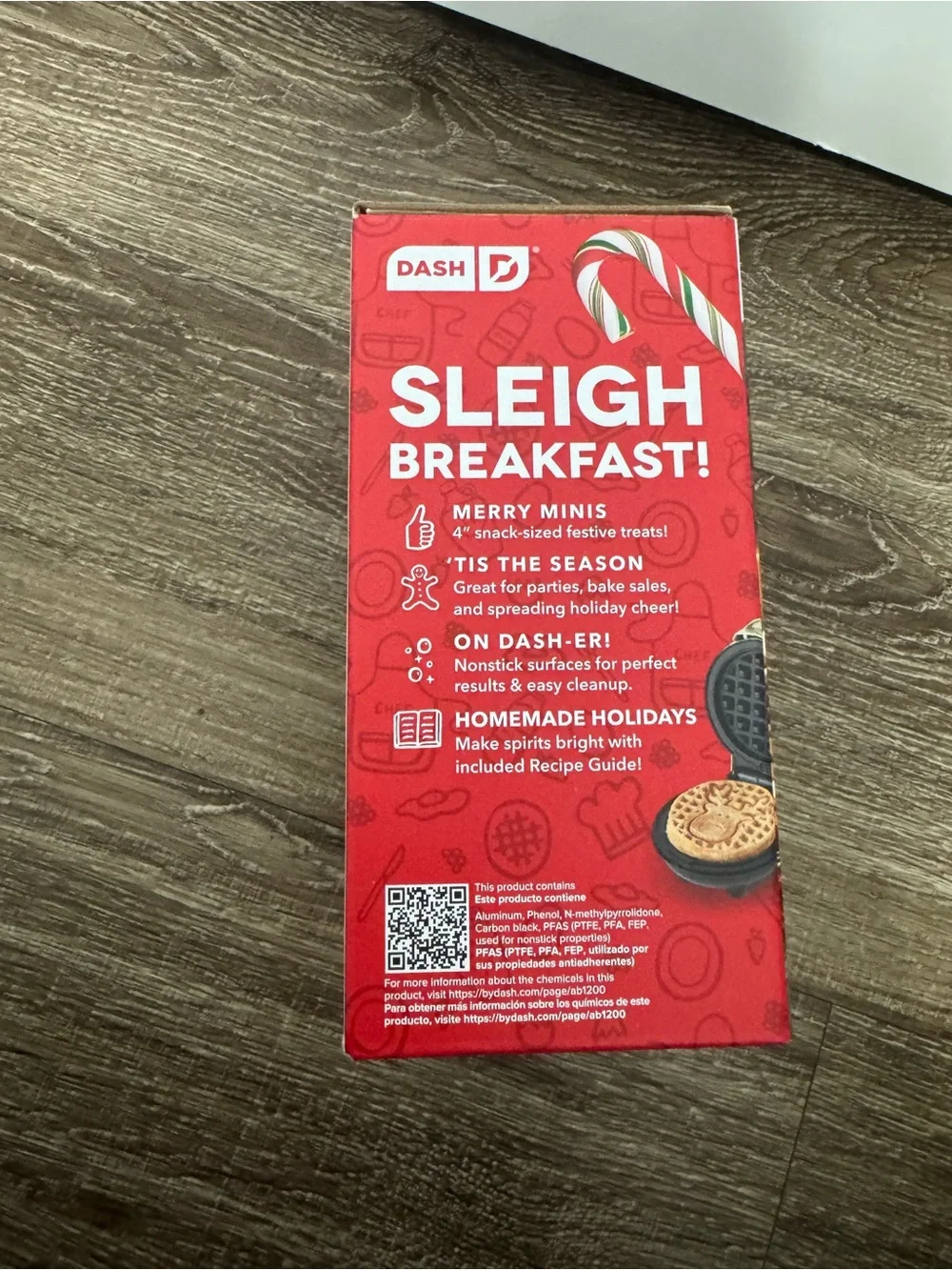 Dash Reindeer Mini Waffle Maker in Cream - 4